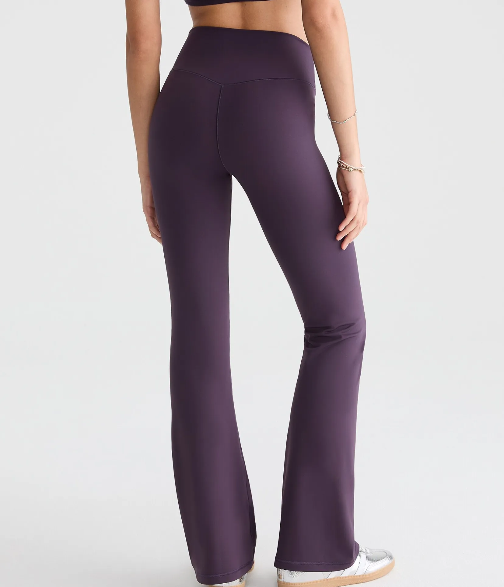 Buttery Soft High-Rise V-Waist Flare Leggings