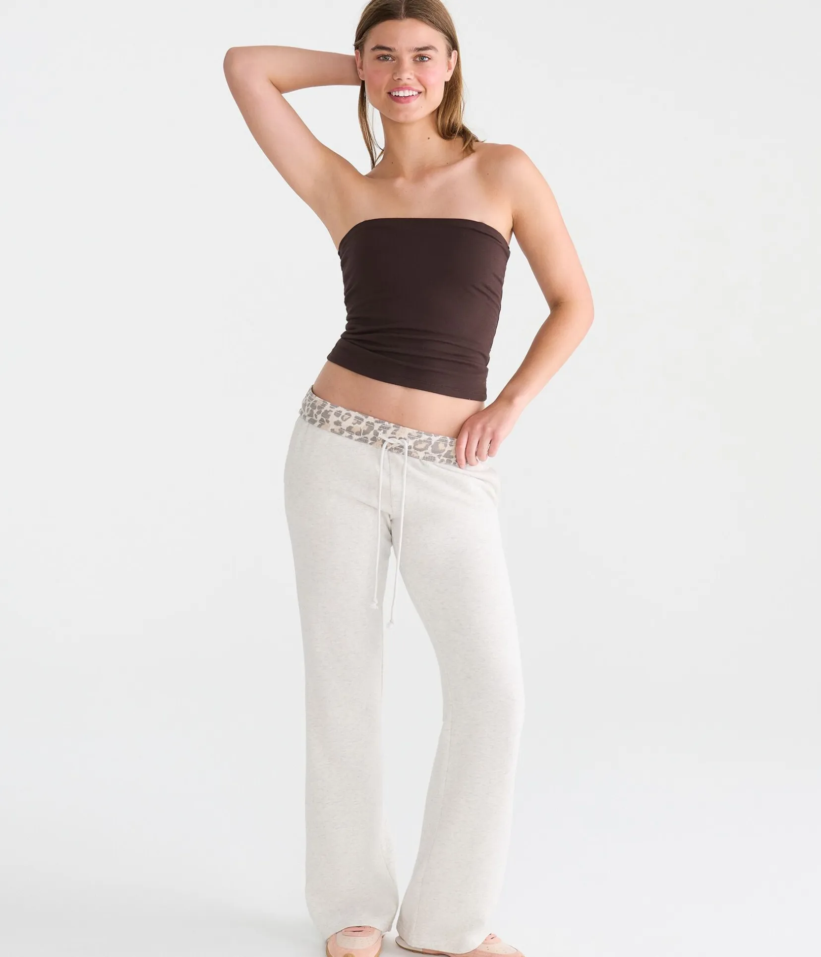 Cloud Soft Leopard Star Mid-Rise Slim Bootcut Sweatpants