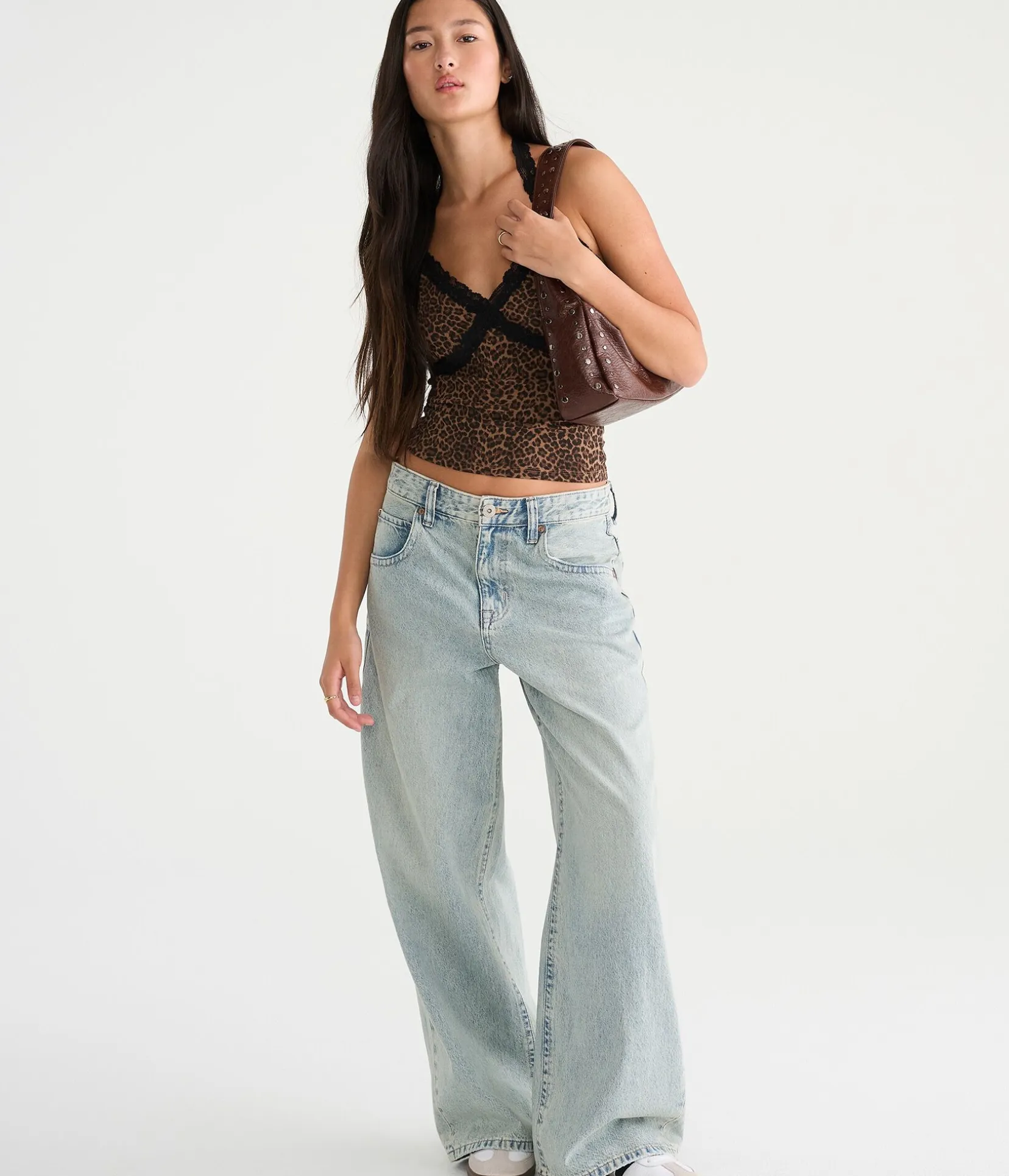 Déjà For Aero Low-Rise Super Baggy Leopard Stars Jean