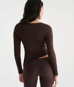 Long Sleeve Buttery Soft Seamless Sweetheart Tee