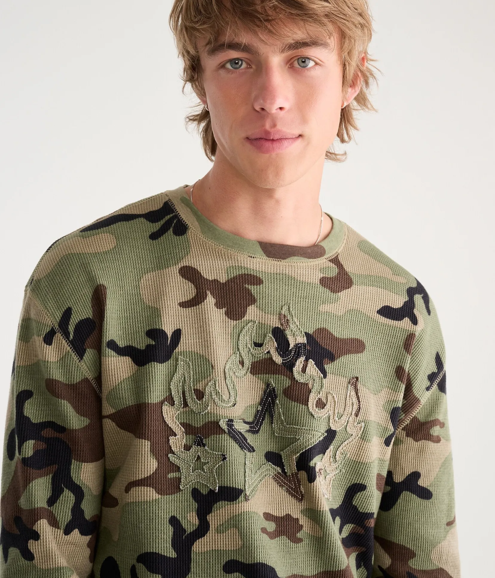 Long Sleeve Camo Star Flame Graphic Thermal Tee