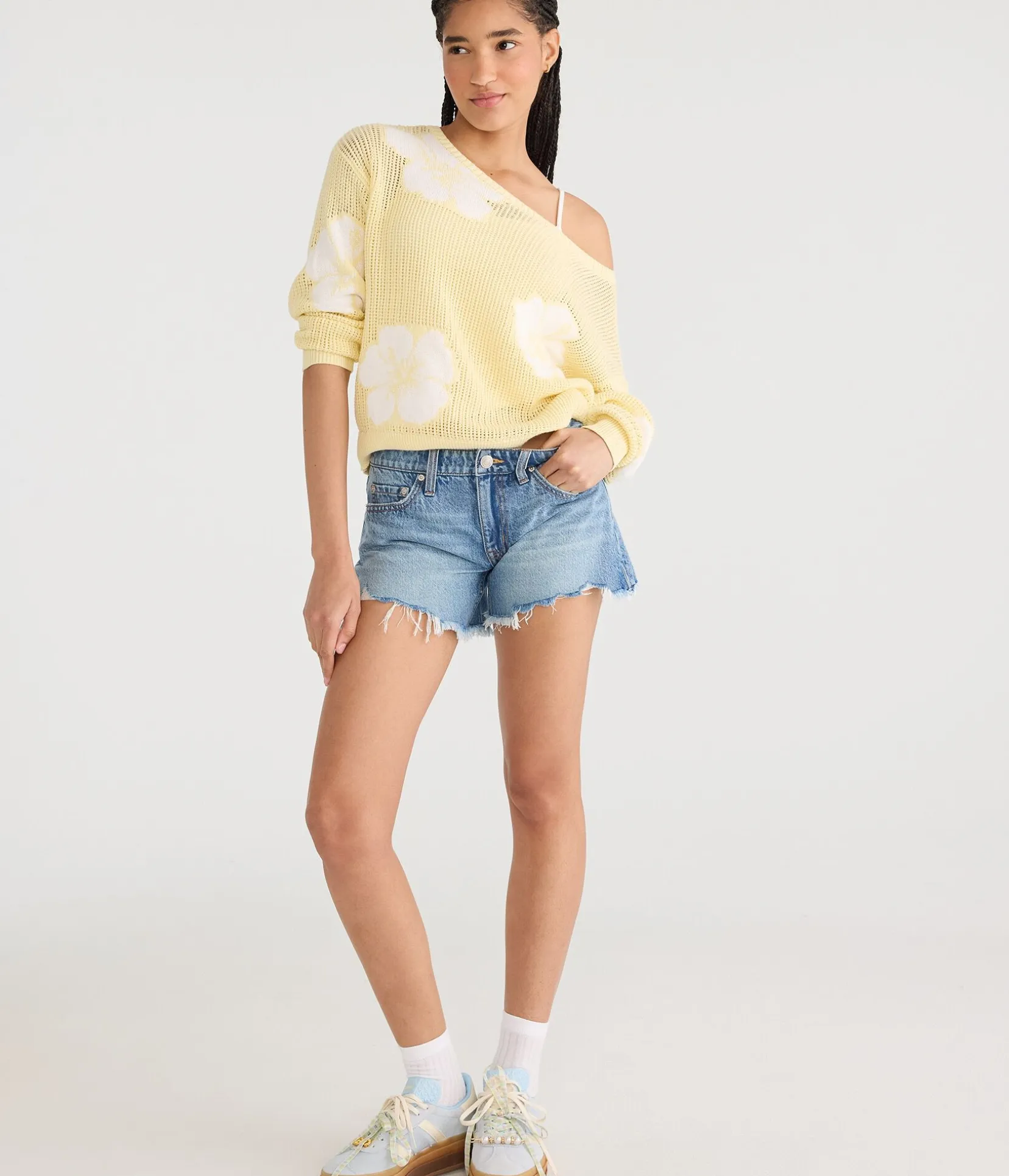 Low-Rise Baggy Denim Shorts 4"