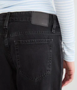 Low-Rise Baggy Jean