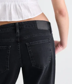 Low-Rise Baggy Jean