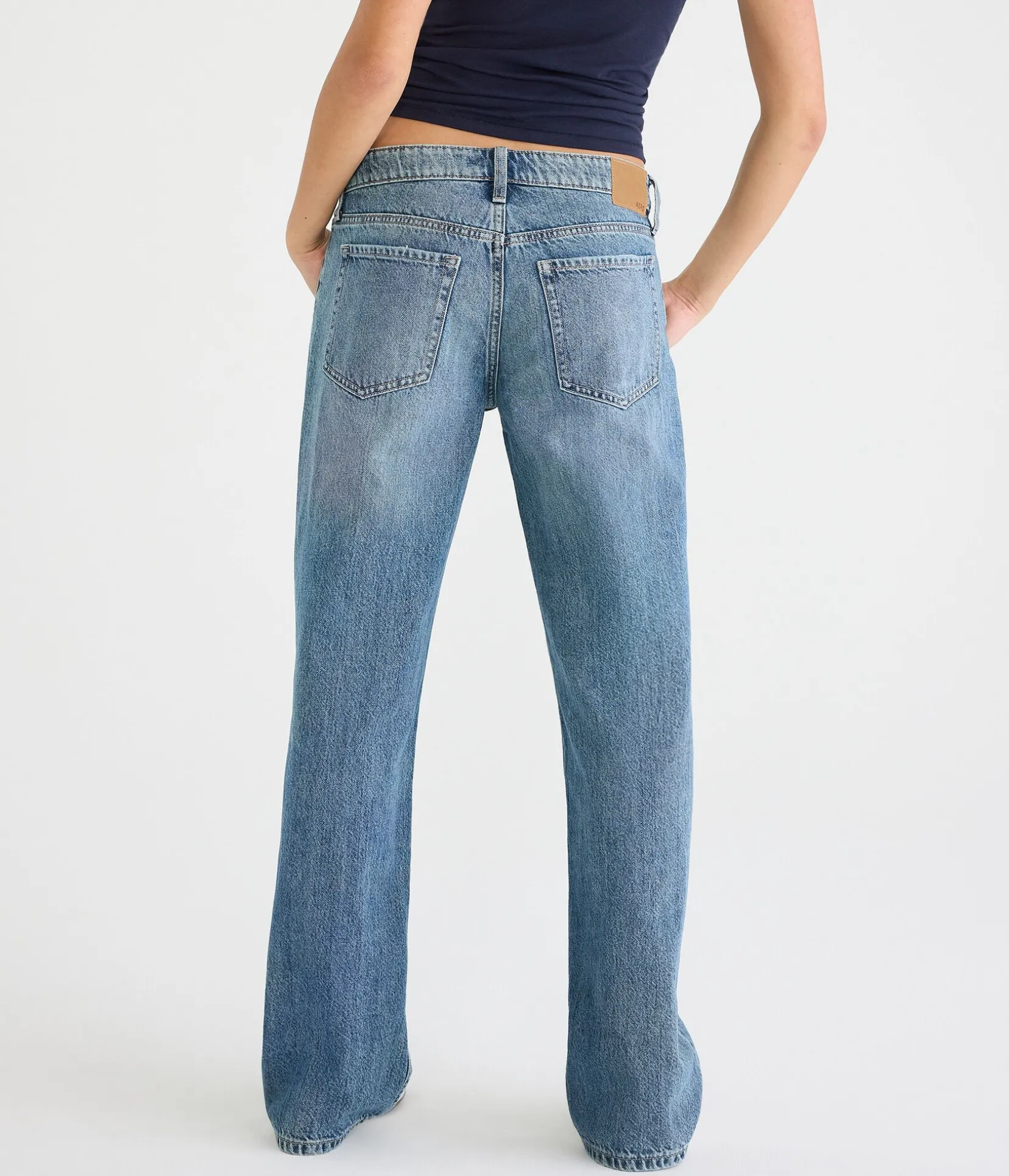 Low-Rise Baggy Jean