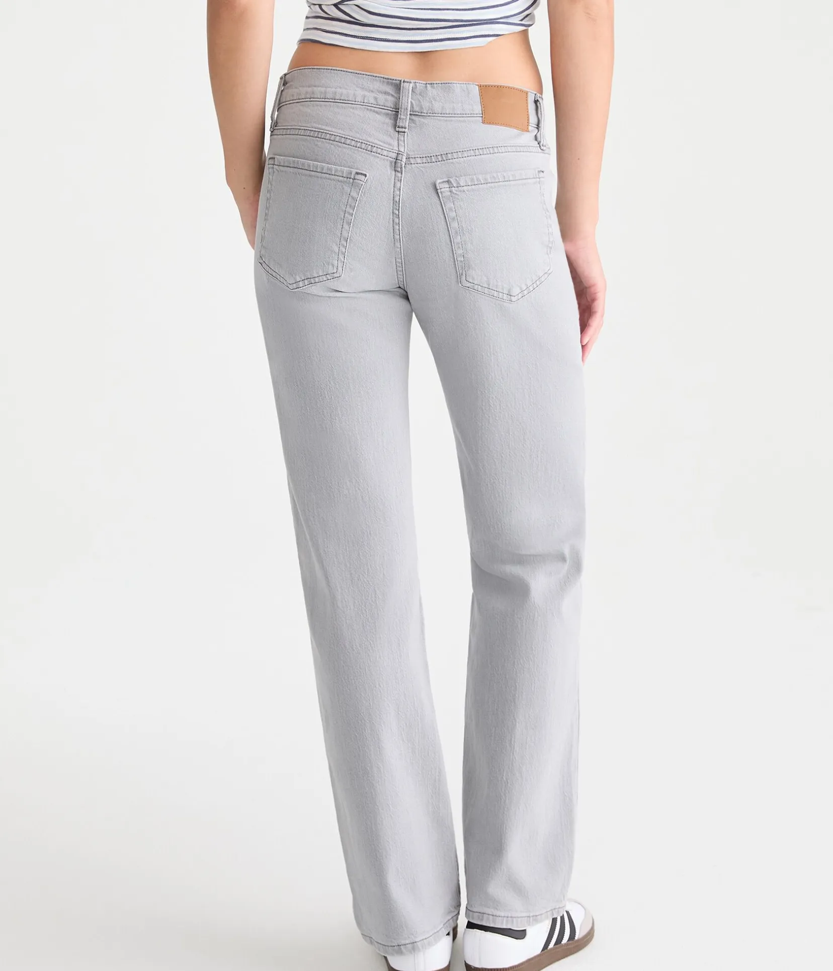 Low-Rise Baggy Jean
