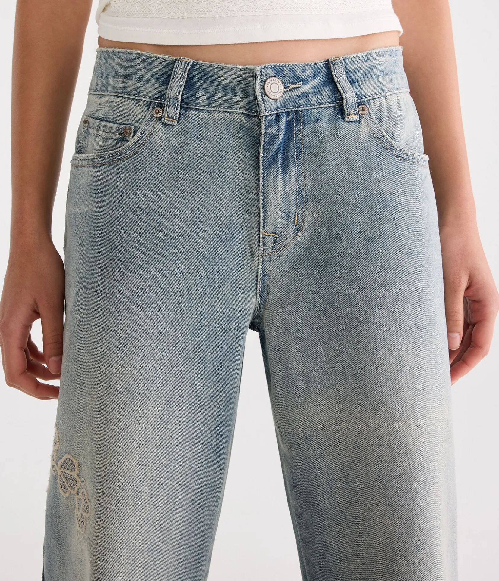 Low-Rise Baggy Wide Leg Embroidered Floral Jean