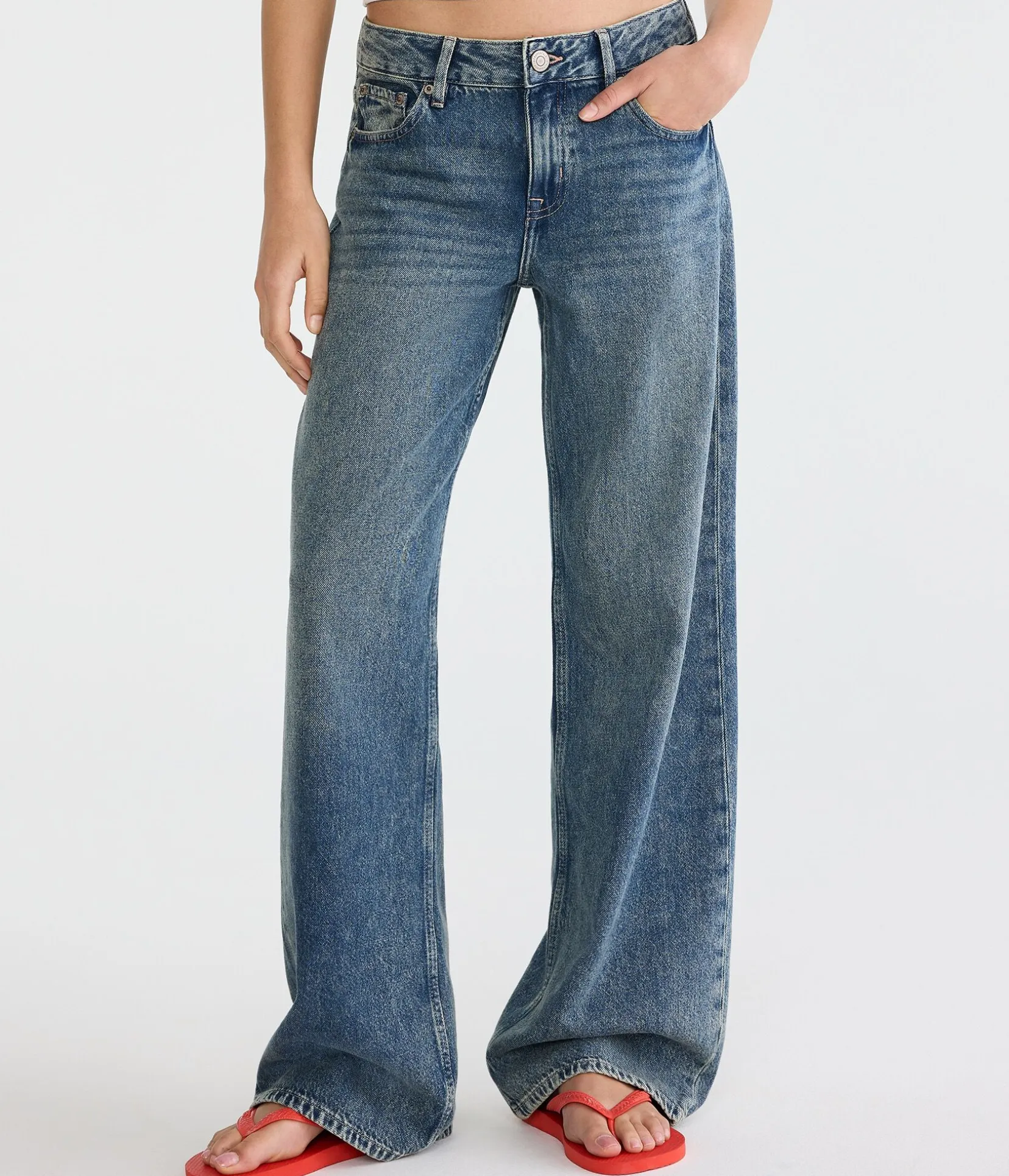 Low-Rise Baggy Wide Leg Heart Stitch Jean