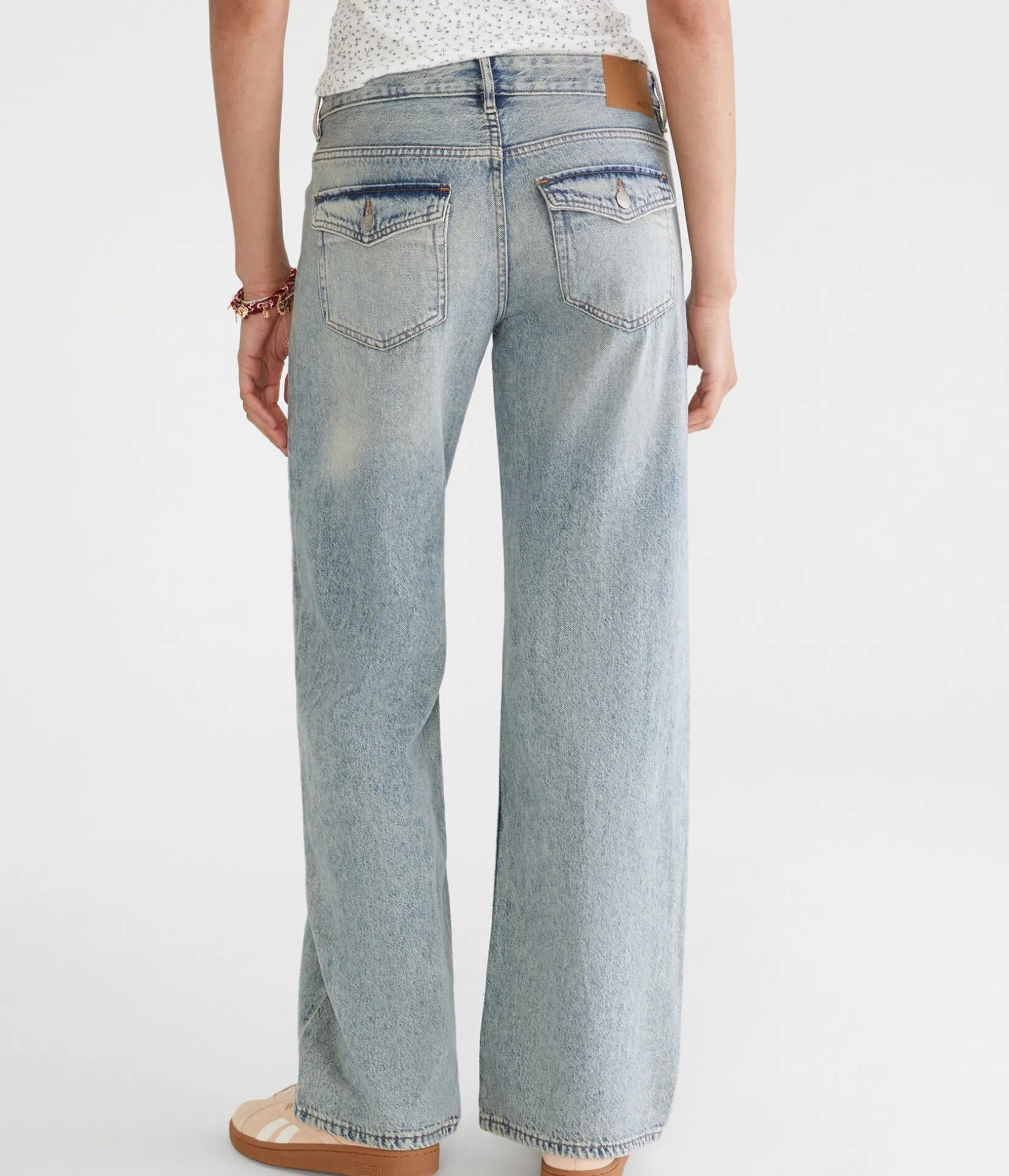 Low-Rise Baggy Wide Leg Jean