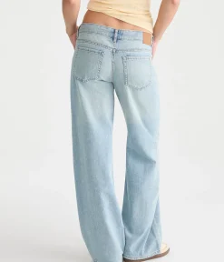 Low-Rise Baggy Wide Leg Jean