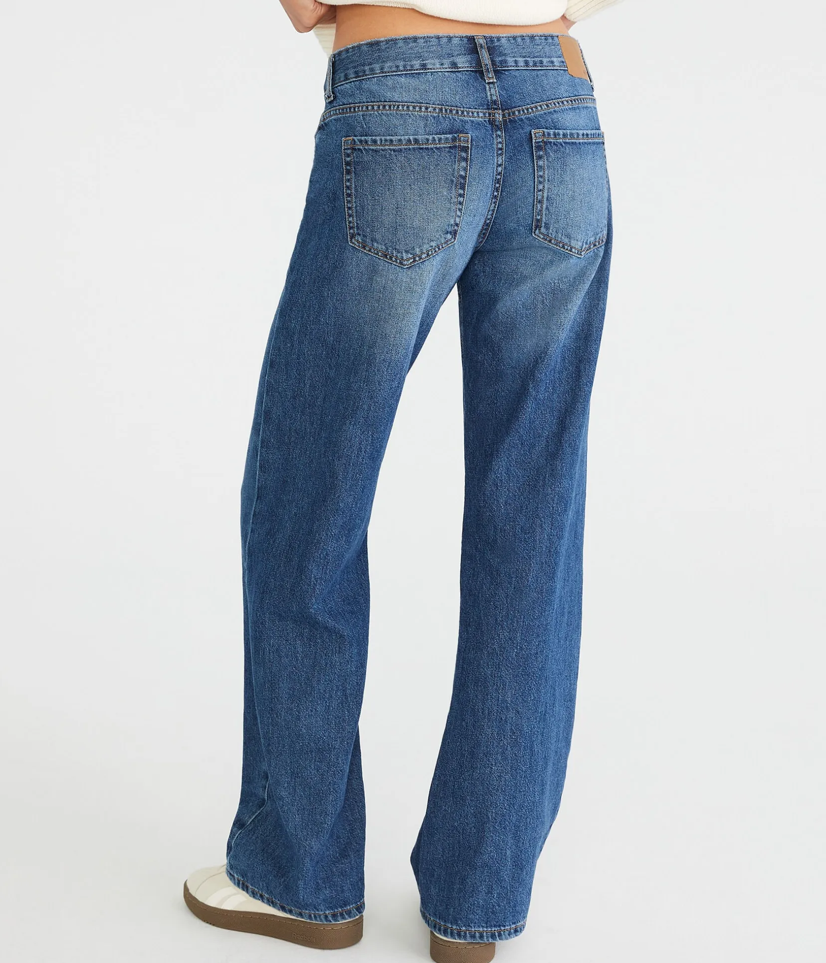 Low-Rise Baggy Wide Leg Jean