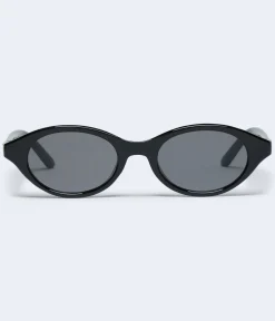 Oval Metal Accent Sunglasses