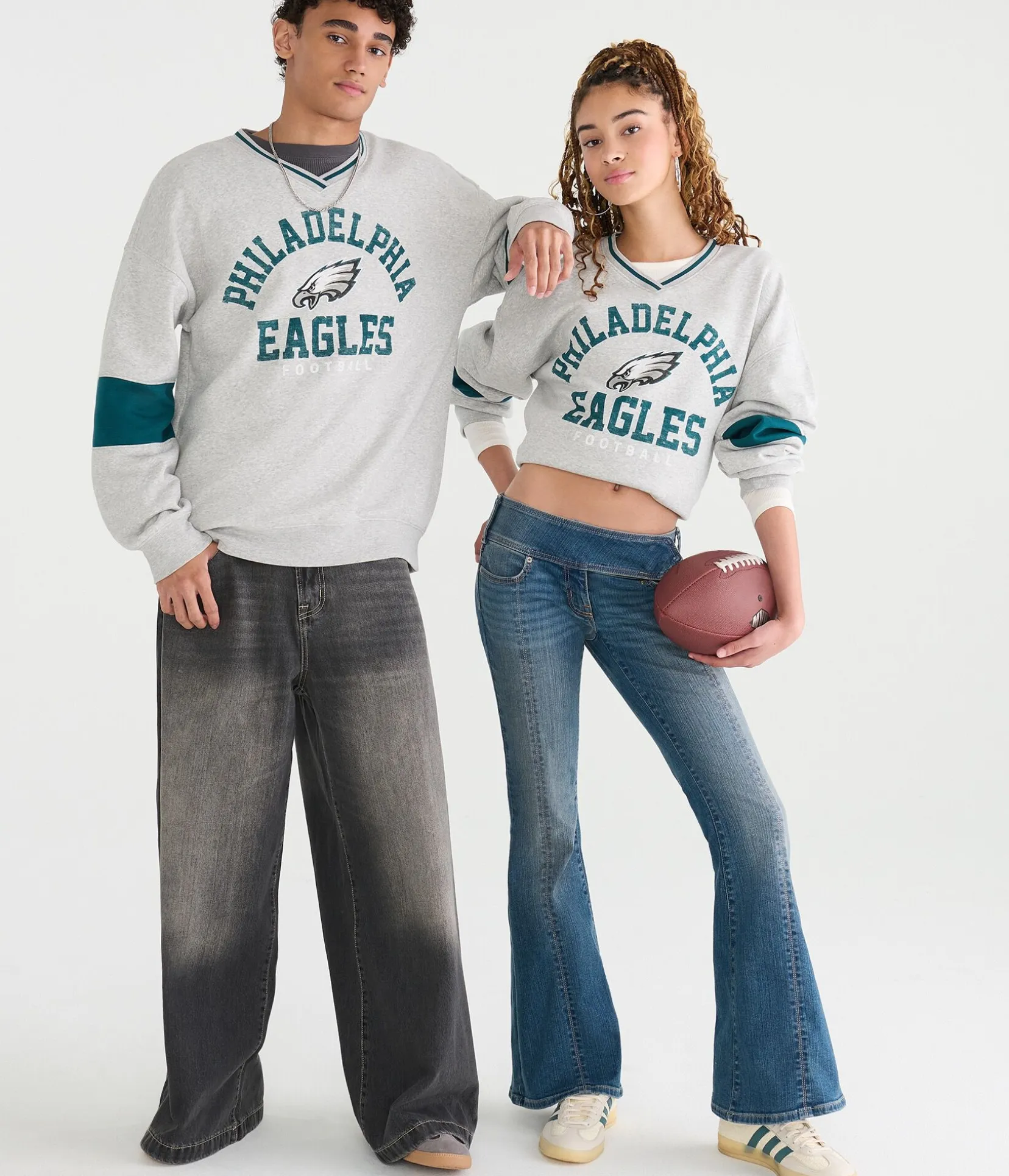 Philadelphia Eagles V-Neck Sweatshirt