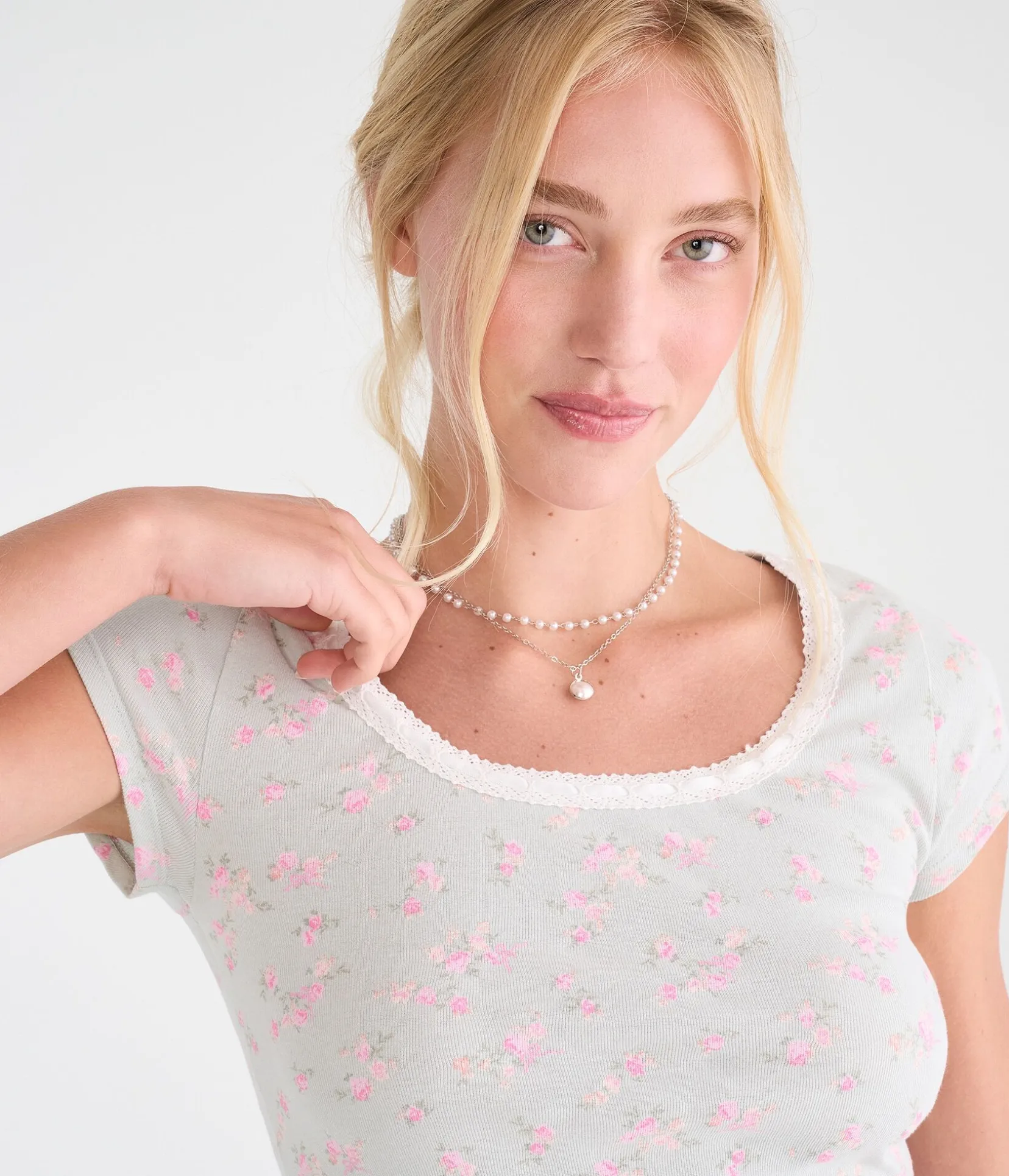 Seriously Soft Floral Ribbon Lace Scoop Tee